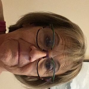 Meet your Posher, Lois